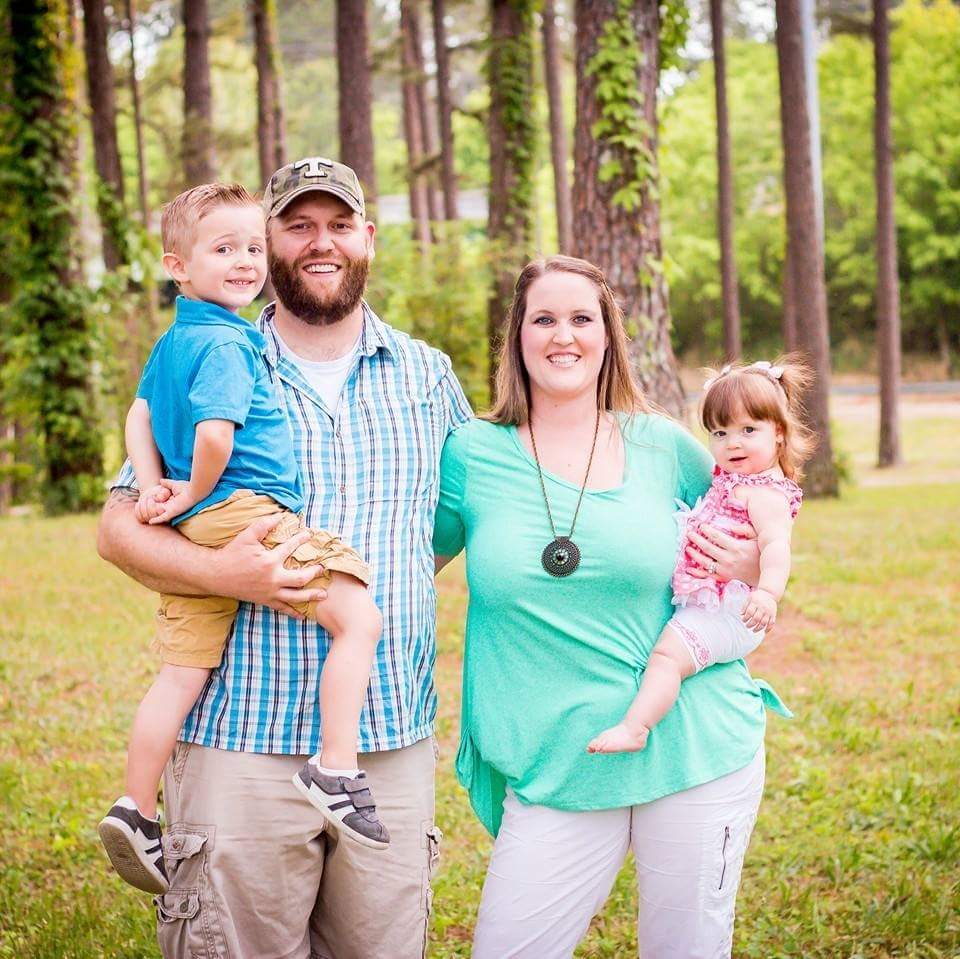 Jewell family with kids